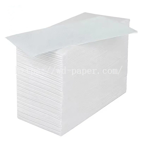 folding dinner napkin